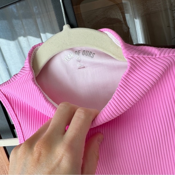 Year of ours ribbed tank crop top workout sports bra barbie pink high mock neck - Picture 3 of 5